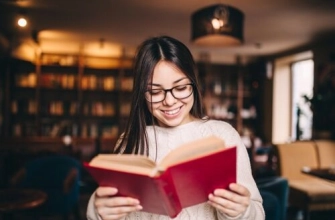 LES NUES MENDIANTES - Etienne DE SAINT-EXIL background