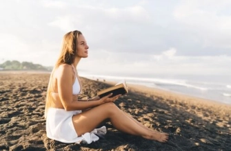 Le refus de coucher du soleil en pays Balante - Mané . background